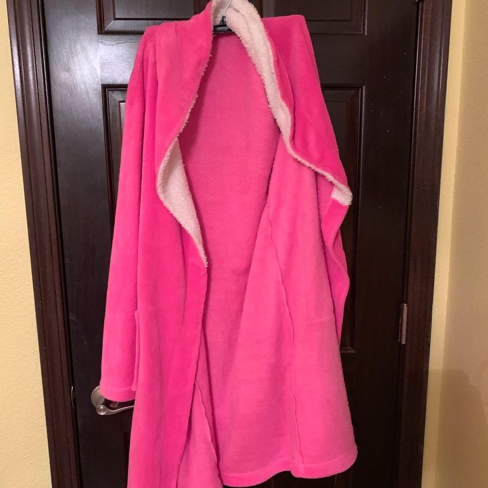 Medium Robe